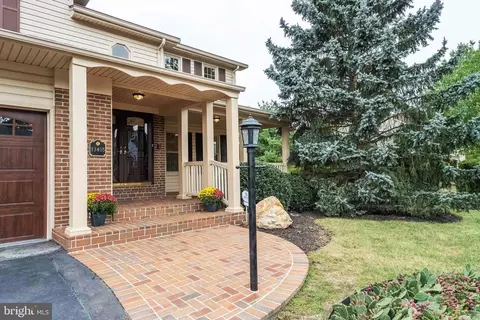 13405 Virginia Willow Dr, Fairfax, VA 22033