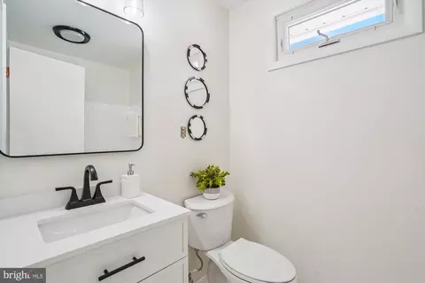 13515 Tabscott Dr, Chantilly, VA 20151 photo 23