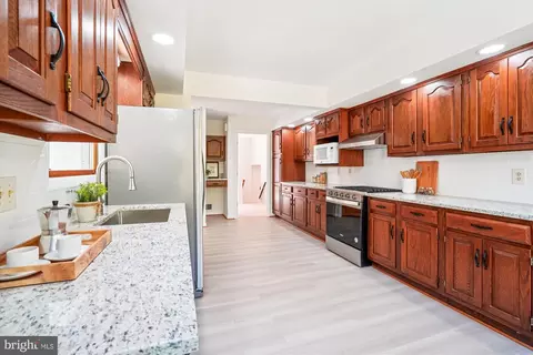 13515 Tabscott Dr, Chantilly, VA 20151 photo 12