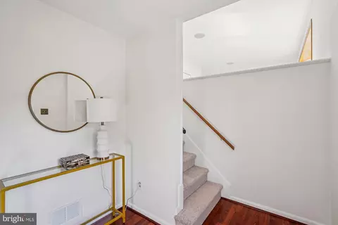13515 Tabscott Dr, Chantilly, VA 20151 photo 3