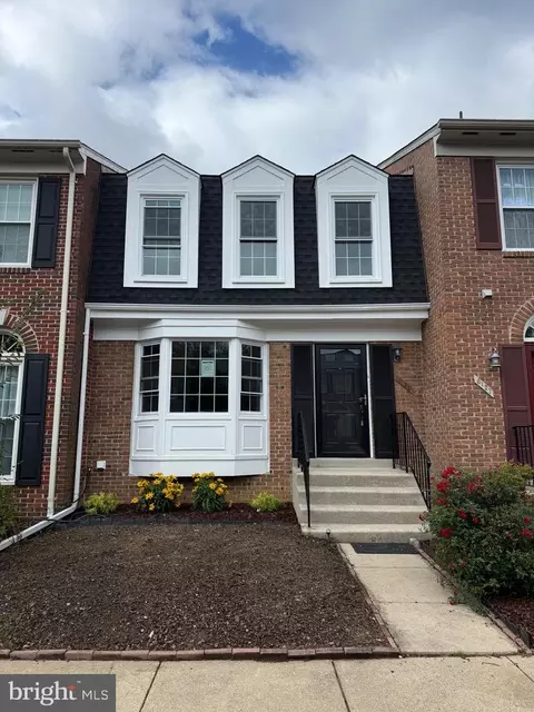 6125 Summer Park Ln, Alexandria, VA 22315