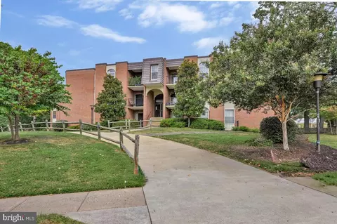 8300 Tobin Rd #34, Annandale, VA 22003