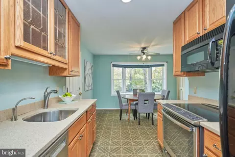 2002 Byrd Rd, Vienna, VA 22182 photo 15