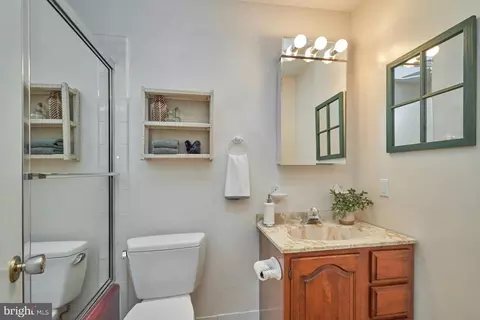 2002 Byrd Rd, Vienna, VA 22182 photo 28