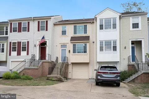 3320 Buckeye Ln, Fairfax, VA 22033