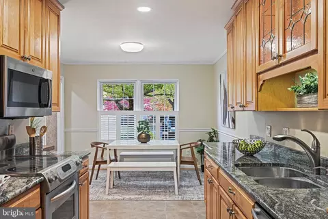 2180 Golf Course Dr, Reston, VA 20191 photo 13