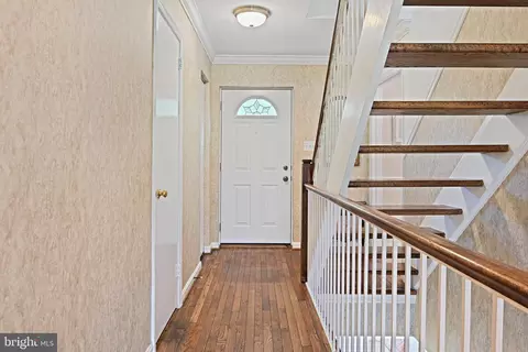2180 Golf Course Dr, Reston, VA 20191 photo 5