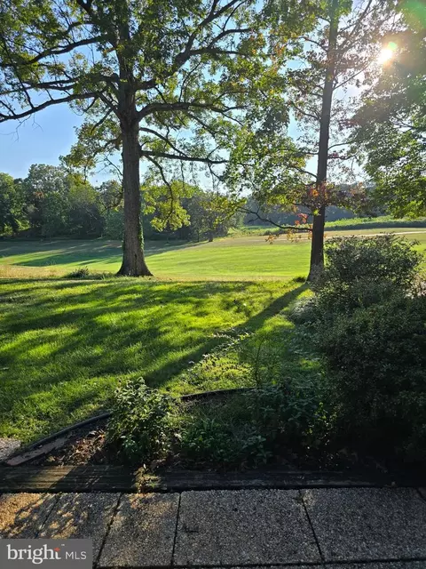 2180 Golf Course Dr, Reston, VA 20191 photo 3