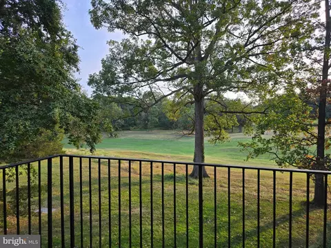 2180 Golf Course Dr, Reston, VA 20191 photo 2