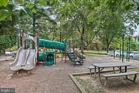 2180 Golf Course Dr, Reston, VA 20191 photo 38
