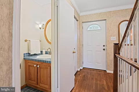 2180 Golf Course Dr, Reston, VA 20191 photo 25