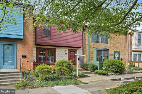 2180 Golf Course Dr, Reston, VA 20191