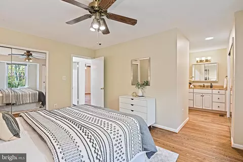 2180 Golf Course Dr, Reston, VA 20191 photo 16