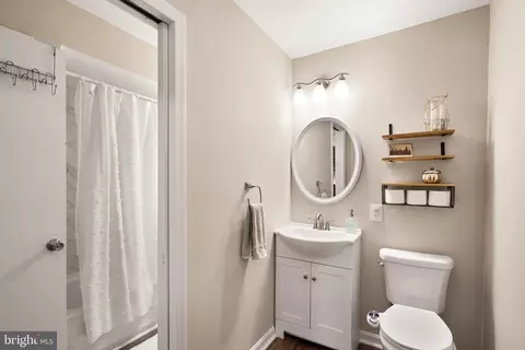 Bath - 5906 D Bayshire Rd, Springfield, VA 22152 photo 1 of 2
