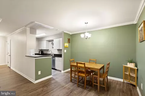 Dining - 5906 D Bayshire Rd, Springfield, VA 22152 photo 2 of 3