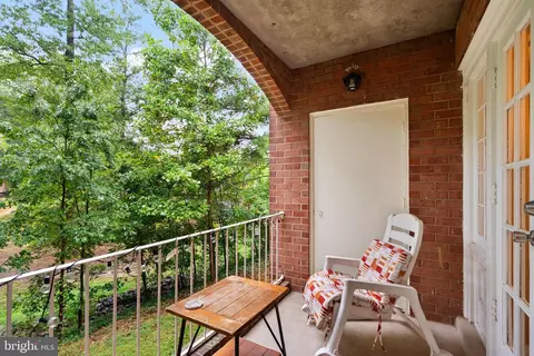 Exterior - 5906 D Bayshire Rd, Springfield, VA 22152 photo 1 of 6
