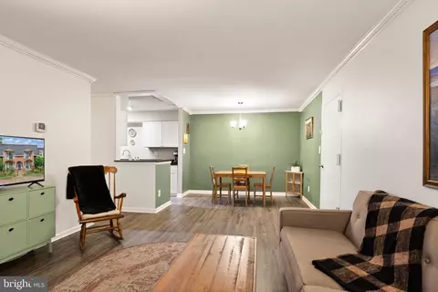 Living - 5906 D Bayshire Rd, Springfield, VA 22152 photo 2 of 2
