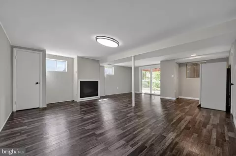 Living - 6902 Ontario St, Springfield, VA 22152 photo 6 of 6