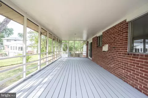 Exterior - 6902 Ontario St, Springfield, VA 22152 photo 2 of 9