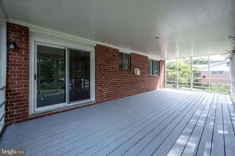 Exterior - 6902 Ontario St, Springfield, VA 22152 photo 4 of 9