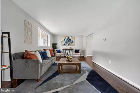 Living - 6902 Ontario St, Springfield, VA 22152 photo 1 of 6