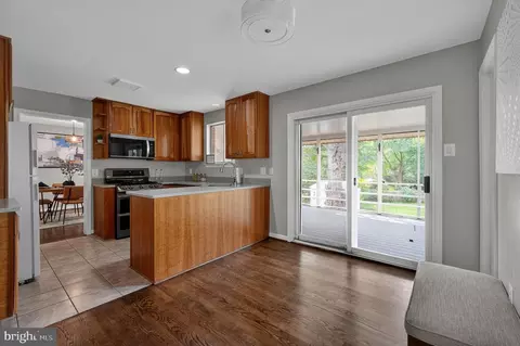 Kitchen - 6902 Ontario St, Springfield, VA 22152 photo 3 of 4