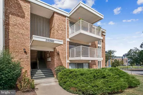 2600 3-c Indian Dr #80, Alexandria, VA 22303