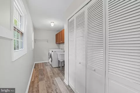 Entry Way - 2350 Swaps Ct, Reston, VA 20191 photo 5 of 6