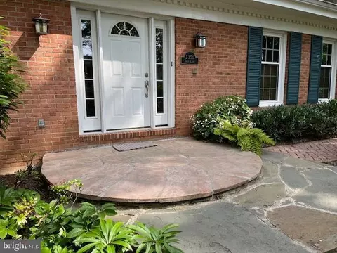 Exterior - 2350 Swaps Ct, Reston, VA 20191 photo 13 of 14