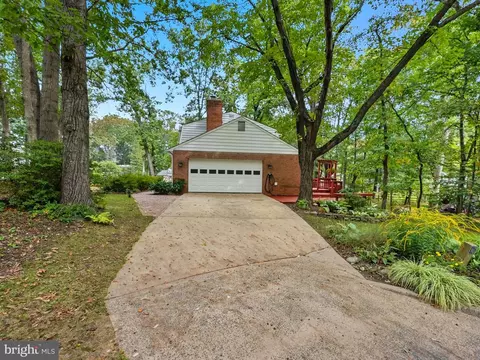 Exterior - 2350 Swaps Ct, Reston, VA 20191 photo 10 of 14