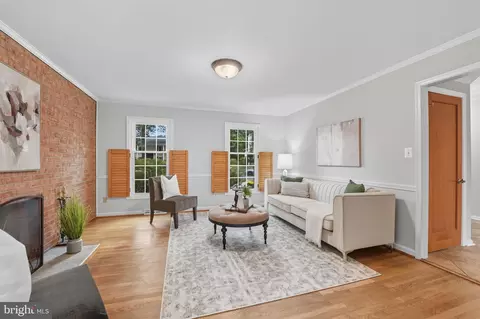 Living - 2350 Swaps Ct, Reston, VA 20191 photo 5 of 8