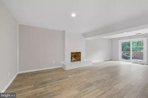 Living - 2350 Swaps Ct, Reston, VA 20191 photo 8 of 8