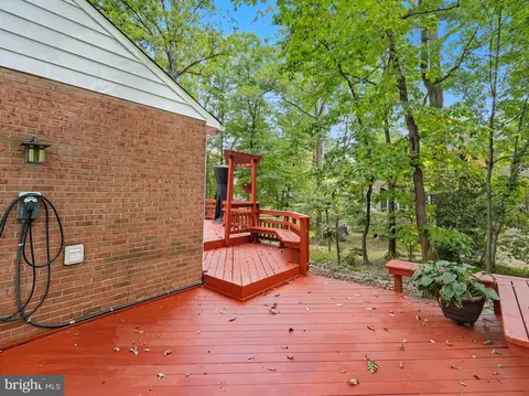 Exterior - 2350 Swaps Ct, Reston, VA 20191 photo 4 of 14
