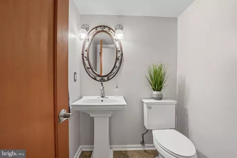Bath - 2350 Swaps Ct, Reston, VA 20191 photo 1 of 4