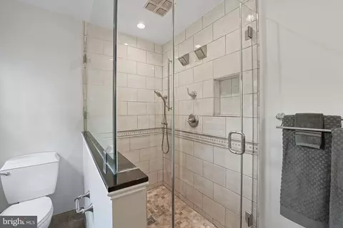 Bath - 2350 Swaps Ct, Reston, VA 20191 photo 2 of 4