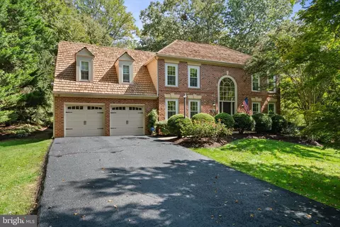 6805 Old Stone Fence Rd, Fairfax Station, VA 22039