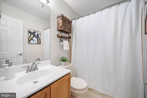Bath - 8323 Ridge Crossing Ln, Springfield, VA 22152 photo 4 of 4