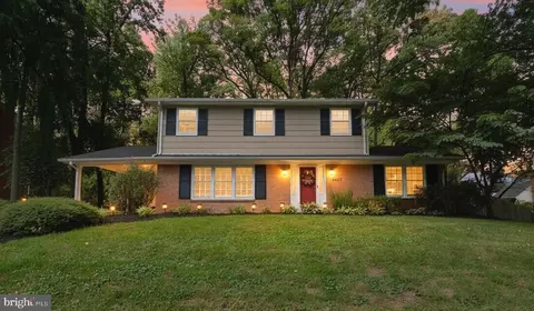 4522 Pickett Rd, Fairfax, VA 22032