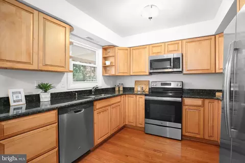 6903 Spelman Dr, Springfield, VA 22153 photo 5