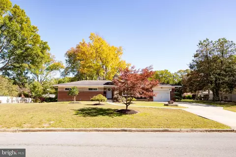 8917 Linton Ln, Alexandria, VA 22308
