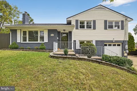 Exterior - 7403 Charlotte St, Springfield, VA 22150 photo 3 of 5