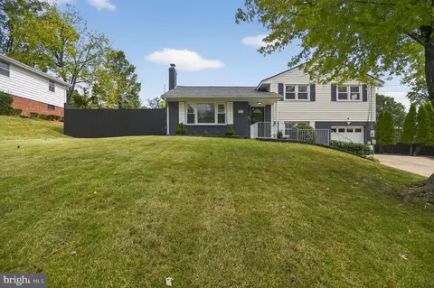 Exterior - 7403 Charlotte St, Springfield, VA 22150 photo 4 of 5