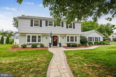 4200 Maylock Ln, Fairfax, VA 22033