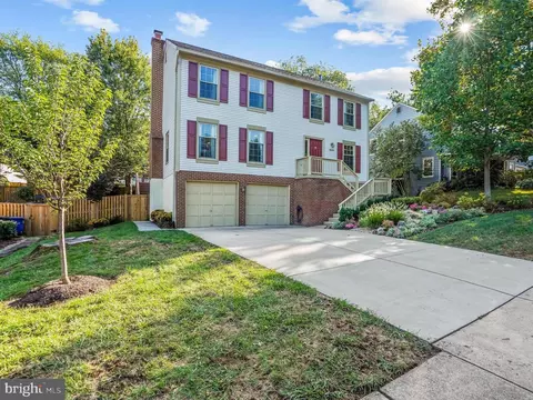 6204 Gentle Ln, Alexandria, VA 22310