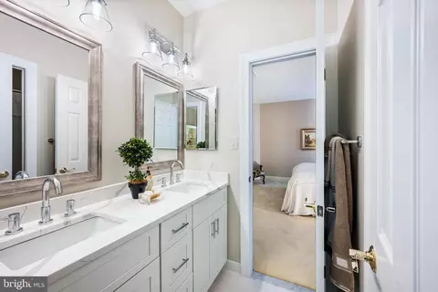 Bath - 7414 Old Maple Sq, Mclean, VA 22102 photo 4 of 5