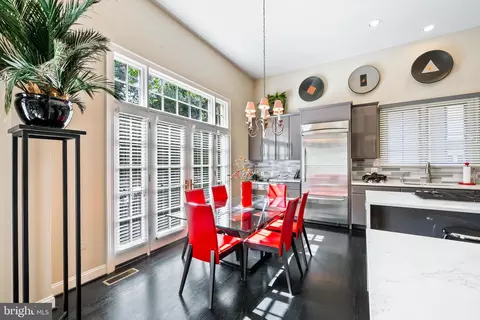 Dining - 7414 Old Maple Sq, Mclean, VA 22102 photo 4 of 4