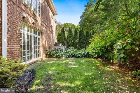 Exterior - 7414 Old Maple Sq, Mclean, VA 22102 photo 5 of 5