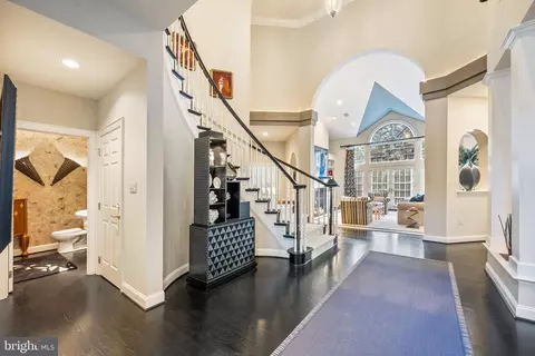 Entry Way - 7414 Old Maple Sq, Mclean, VA 22102 photo 5 of 8