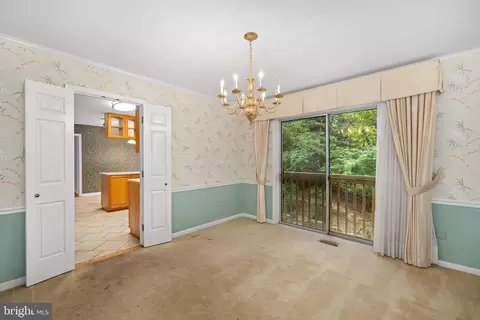 9023 Streamview Ln, Vienna, VA 22182 photo 6
