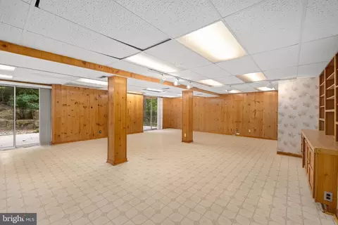 9023 Streamview Ln, Vienna, VA 22182 photo 24